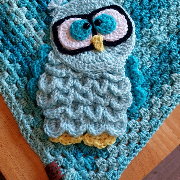 Hand Crochet Baby Blanket - Picture 2 of 4